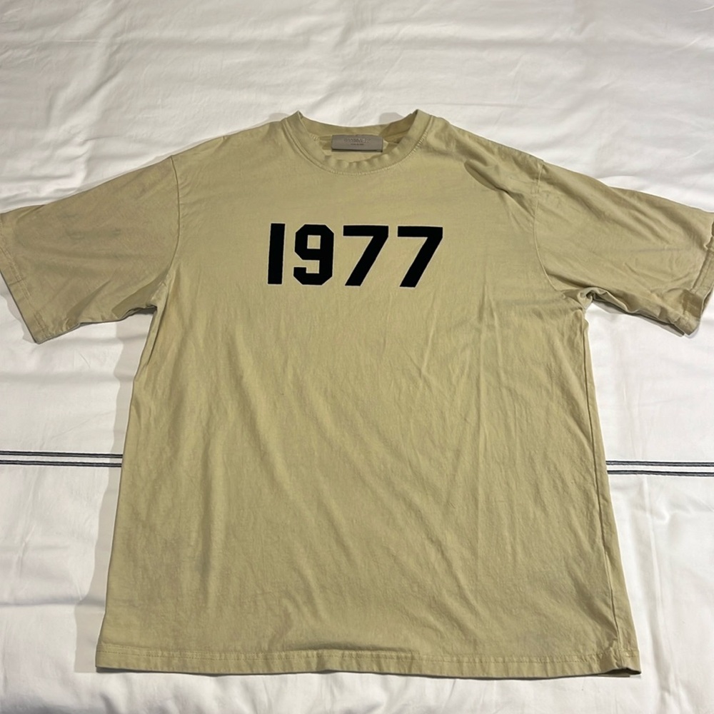 Men’s Fear of God Essentials Tee 1977